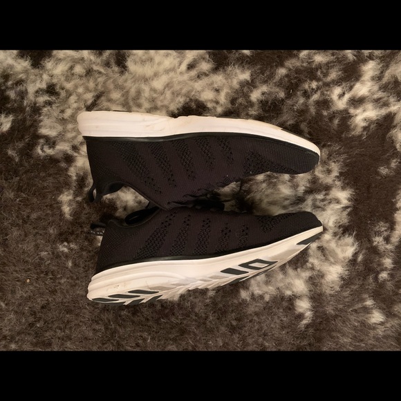 Apl - Picture 4 of 4